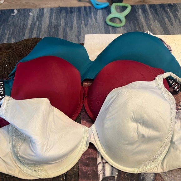 3 Victoria secret bras 34DDD - Picture 4 of 5